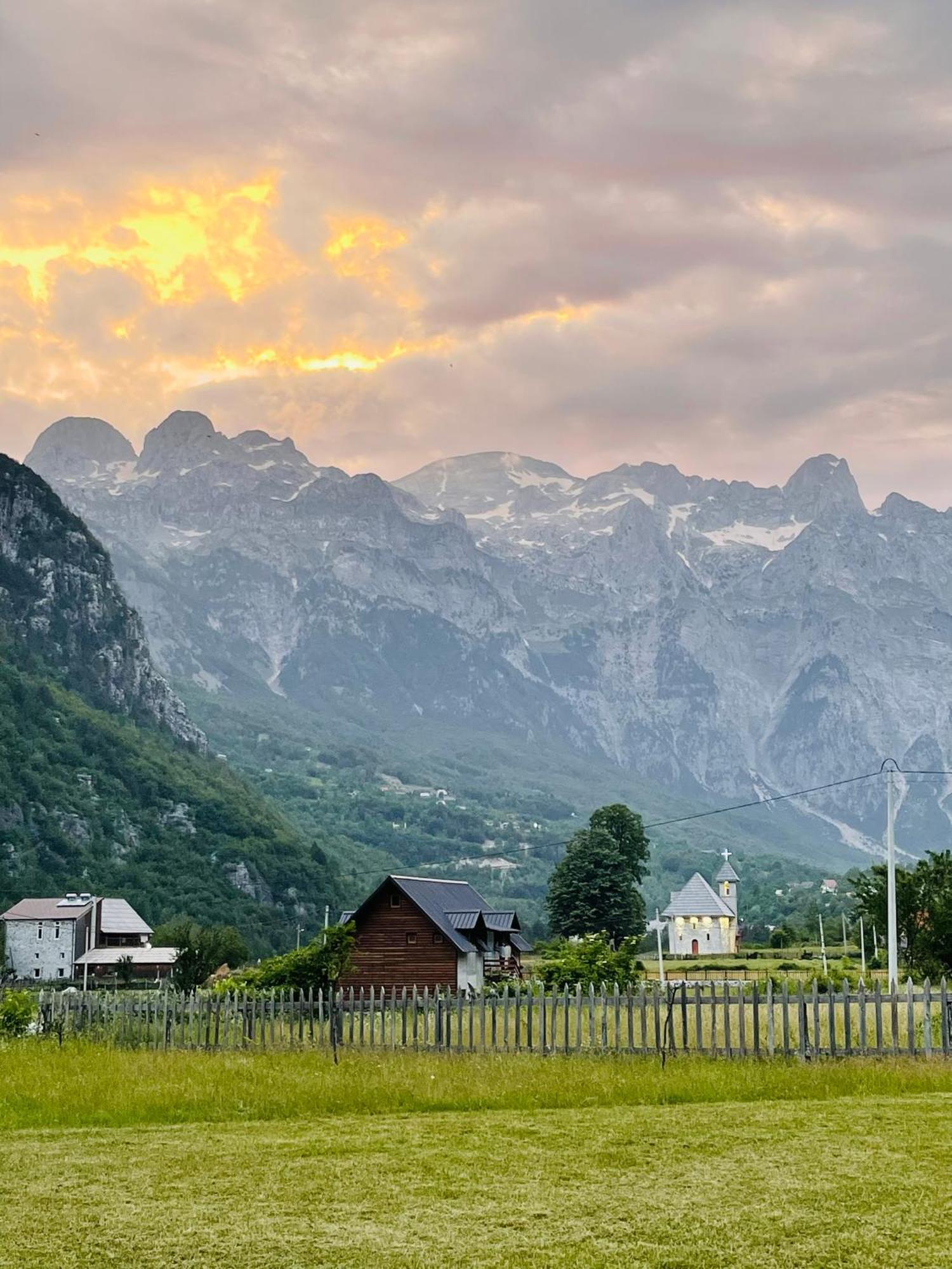 Отель Thethi View Gjelaj Экстерьер фото